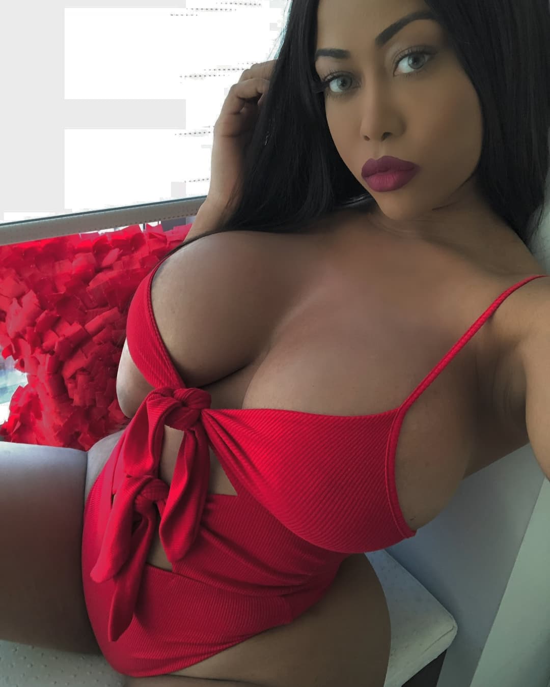 Moriah mills 🤫